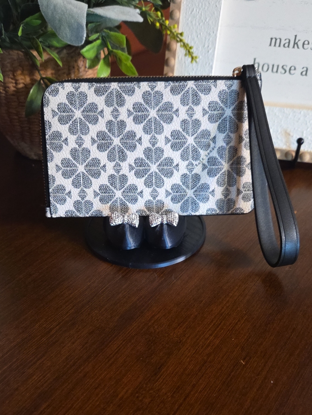 Kate Spade Lucy Flower Small L-Zip Wristlet NWT - Picture 3 of 9